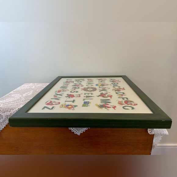 Christmas alphabet needlepoint frame || Christmas themed wall art || 2001’ Circa - Picture 5 of 11